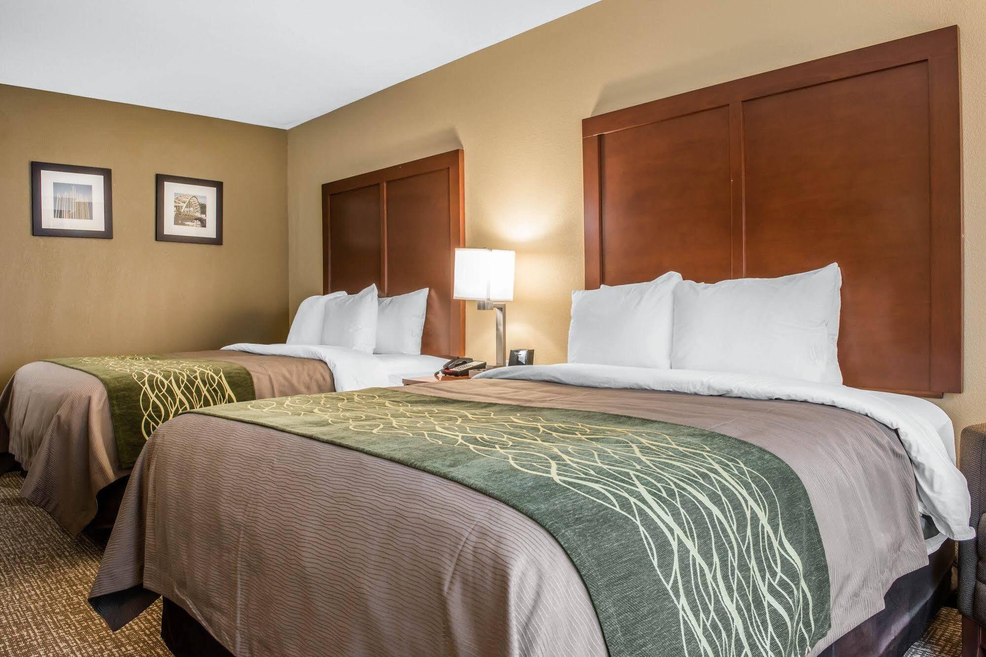 Comfort Inn & Suites Pittsburgh Esterno foto